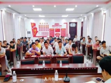 內(nèi)鄉(xiāng)農(nóng)商銀行助力七里坪月季產(chǎn)業(yè)發(fā)展